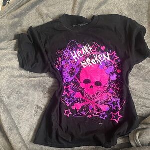 Hot Topic Black and Pink Skull Tee